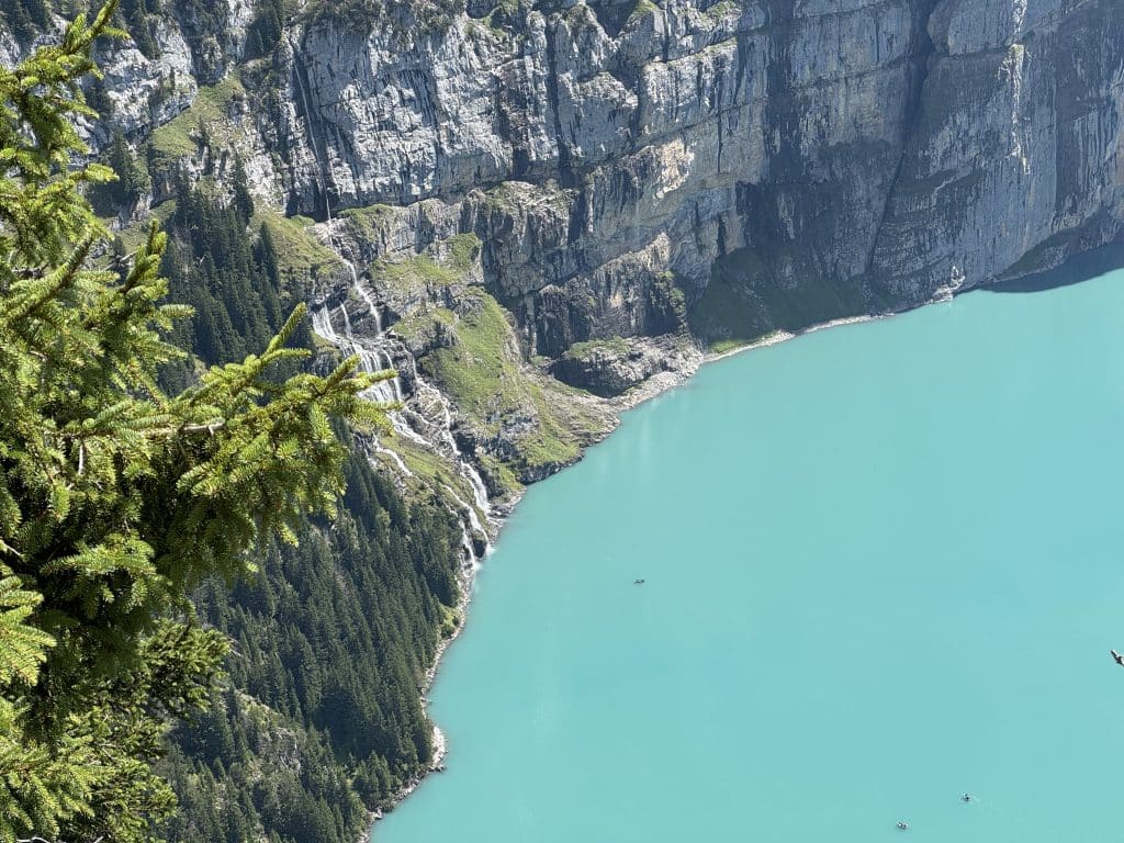 la couleur de l'eau à Oeschinensee