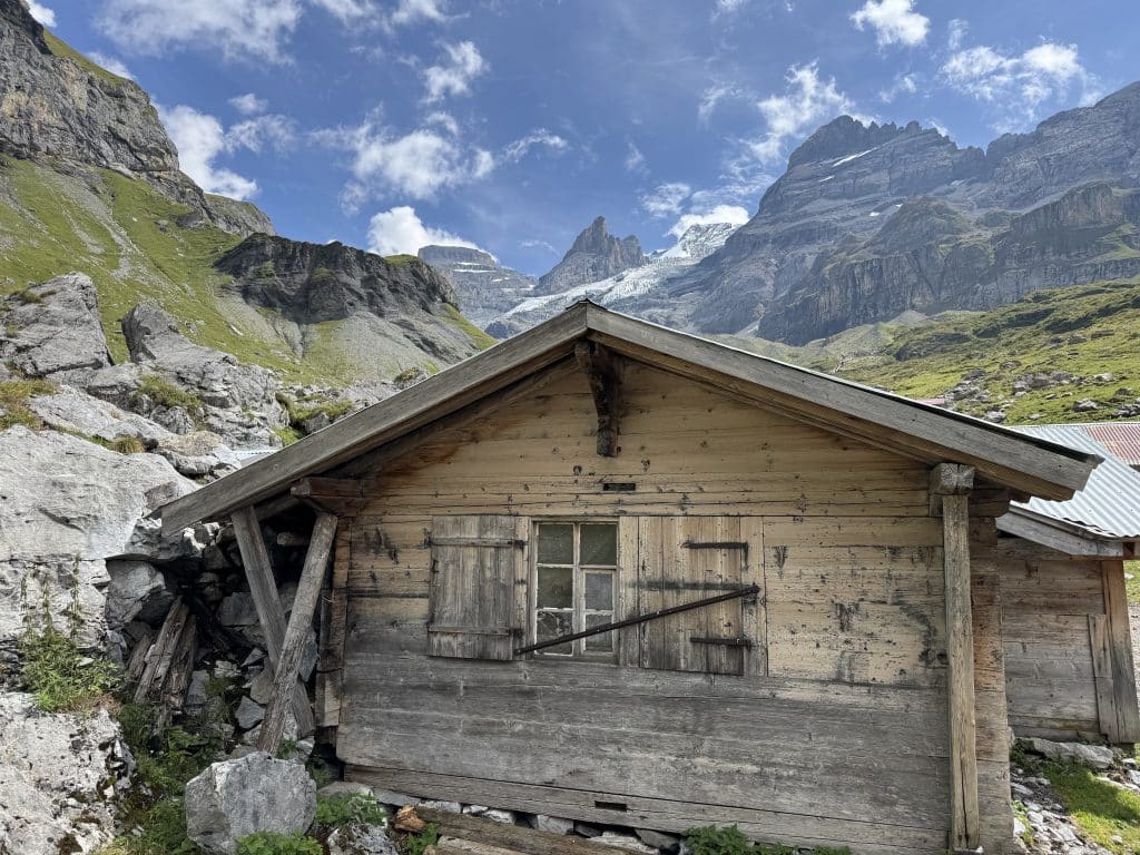 chalet en bois suisse