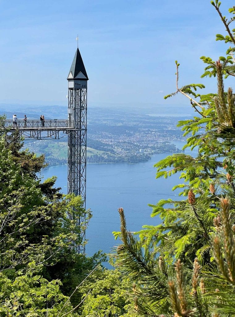 Voyager en Suisse : l'Ascenseur du Hammetschwand