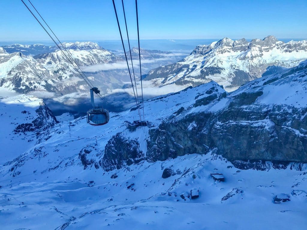 Visiter la Suisse en hiver : la station de ski Engelberg à bord du Titlis