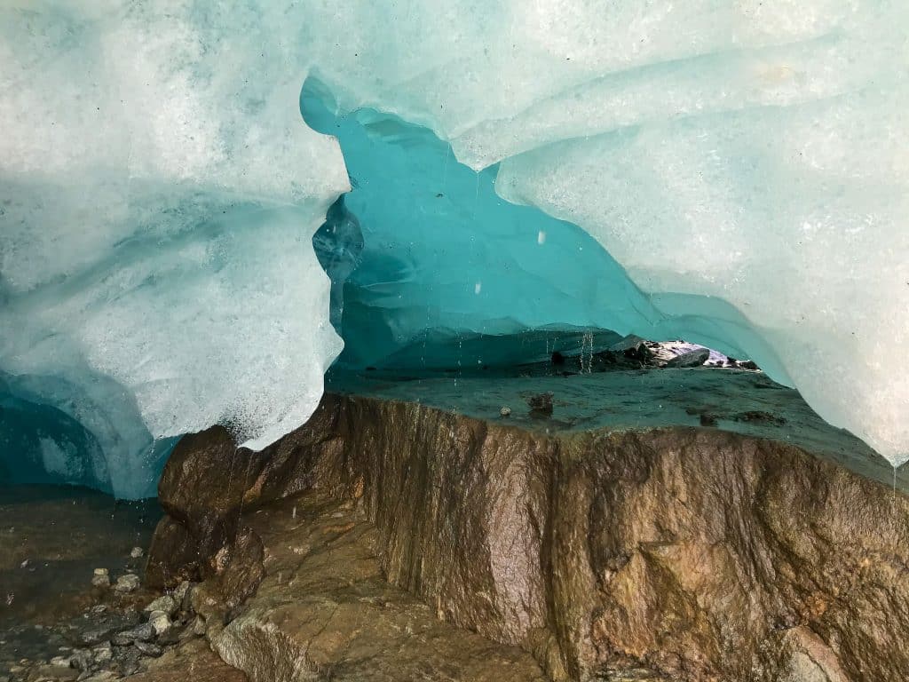la glace sous le glacier d'Aletsch